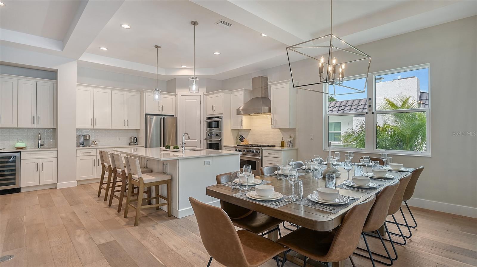 1537 SIESTA DR, SARASOTA, FL, 34239