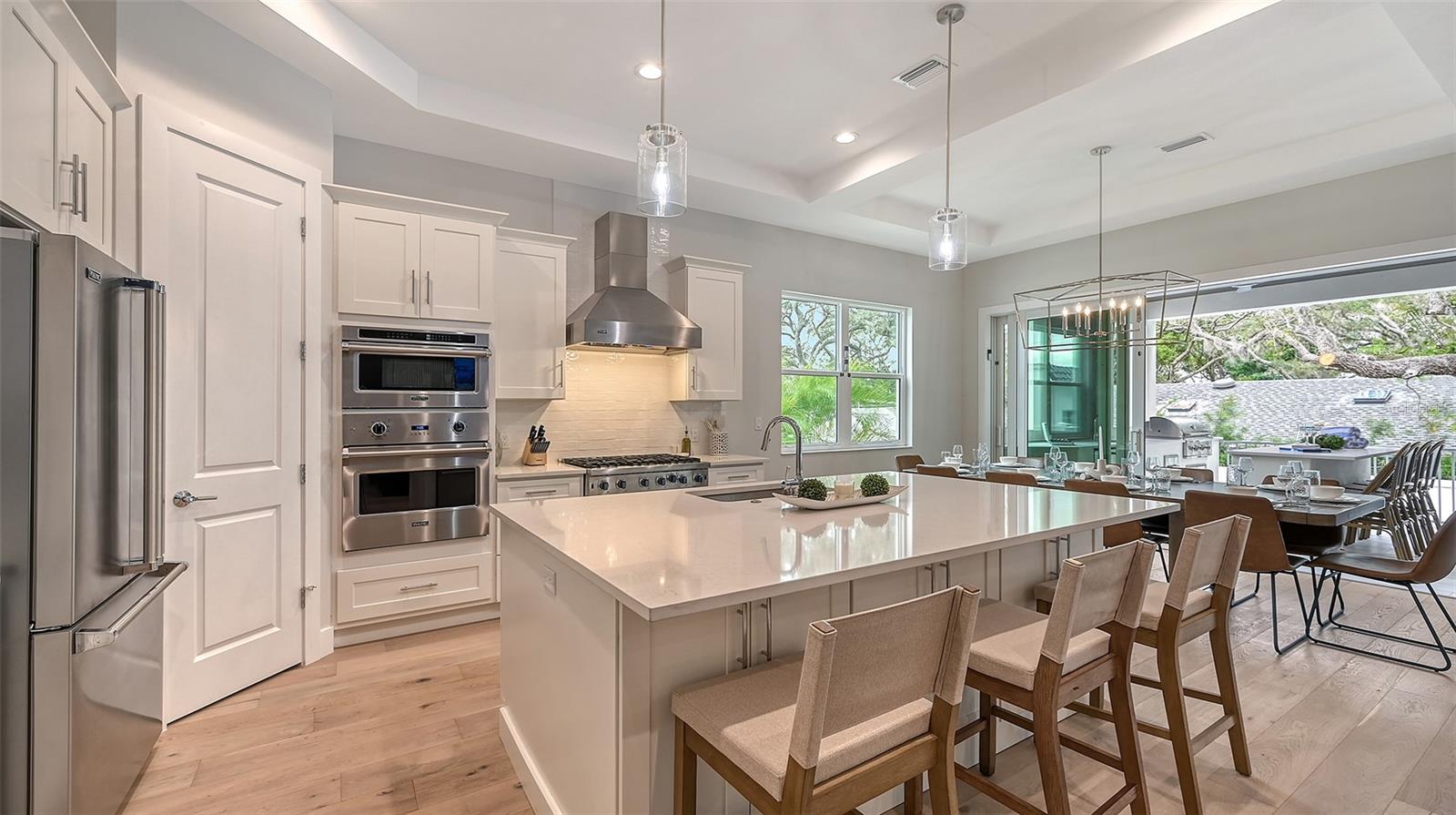 1537 SIESTA DR, SARASOTA, FL, 34239
