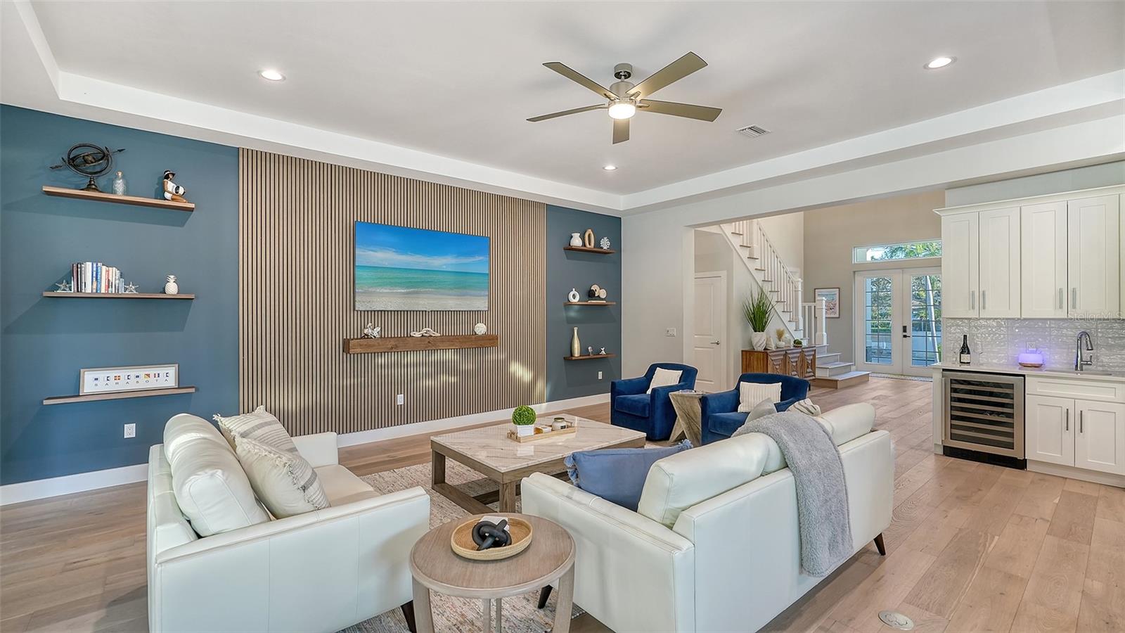 1537 SIESTA DR, SARASOTA, FL, 34239