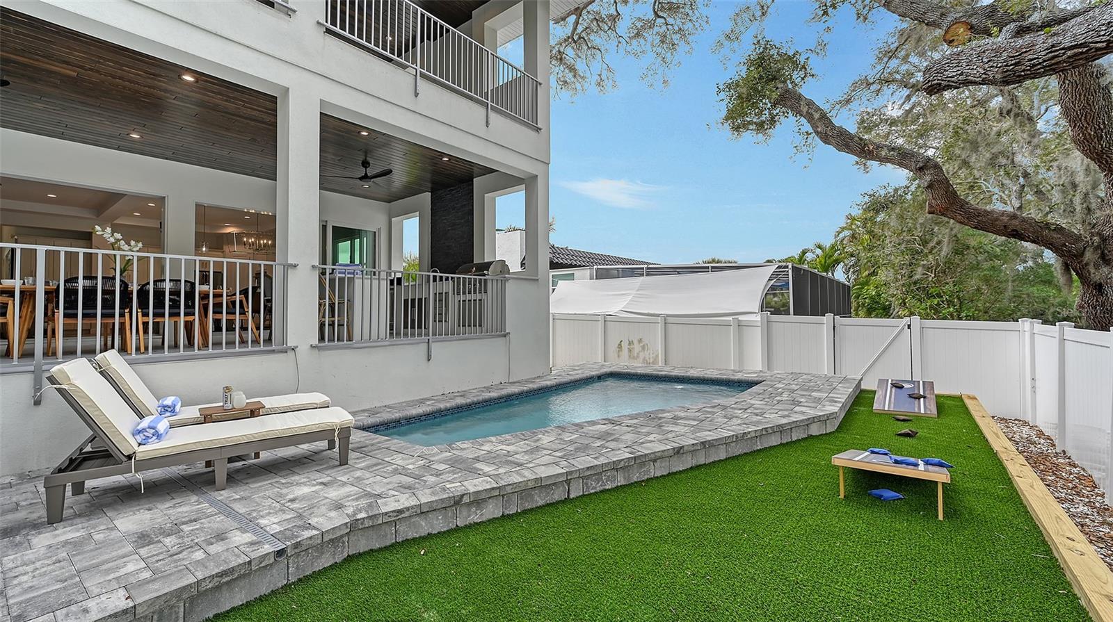1537 SIESTA DR, SARASOTA, FL, 34239