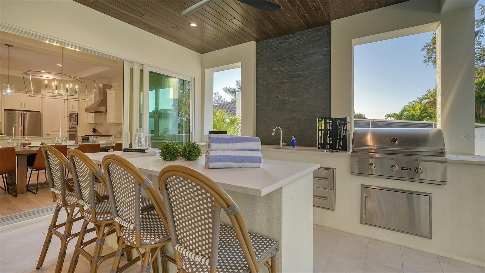 1537 SIESTA DR, SARASOTA, FL, 34239