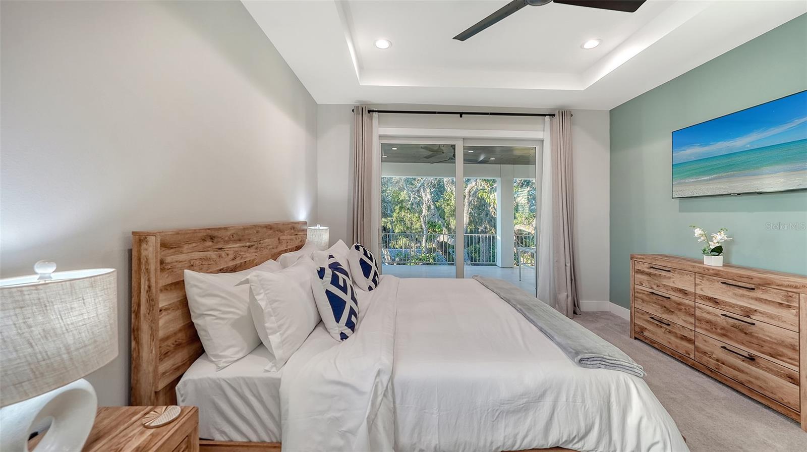 1537 SIESTA DR, SARASOTA, FL, 34239