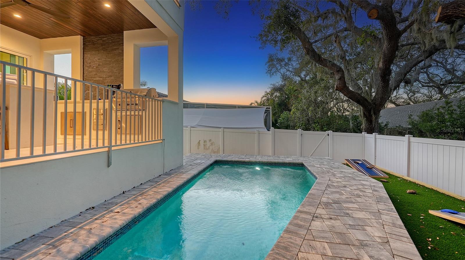 1537 SIESTA DR, SARASOTA, FL, 34239