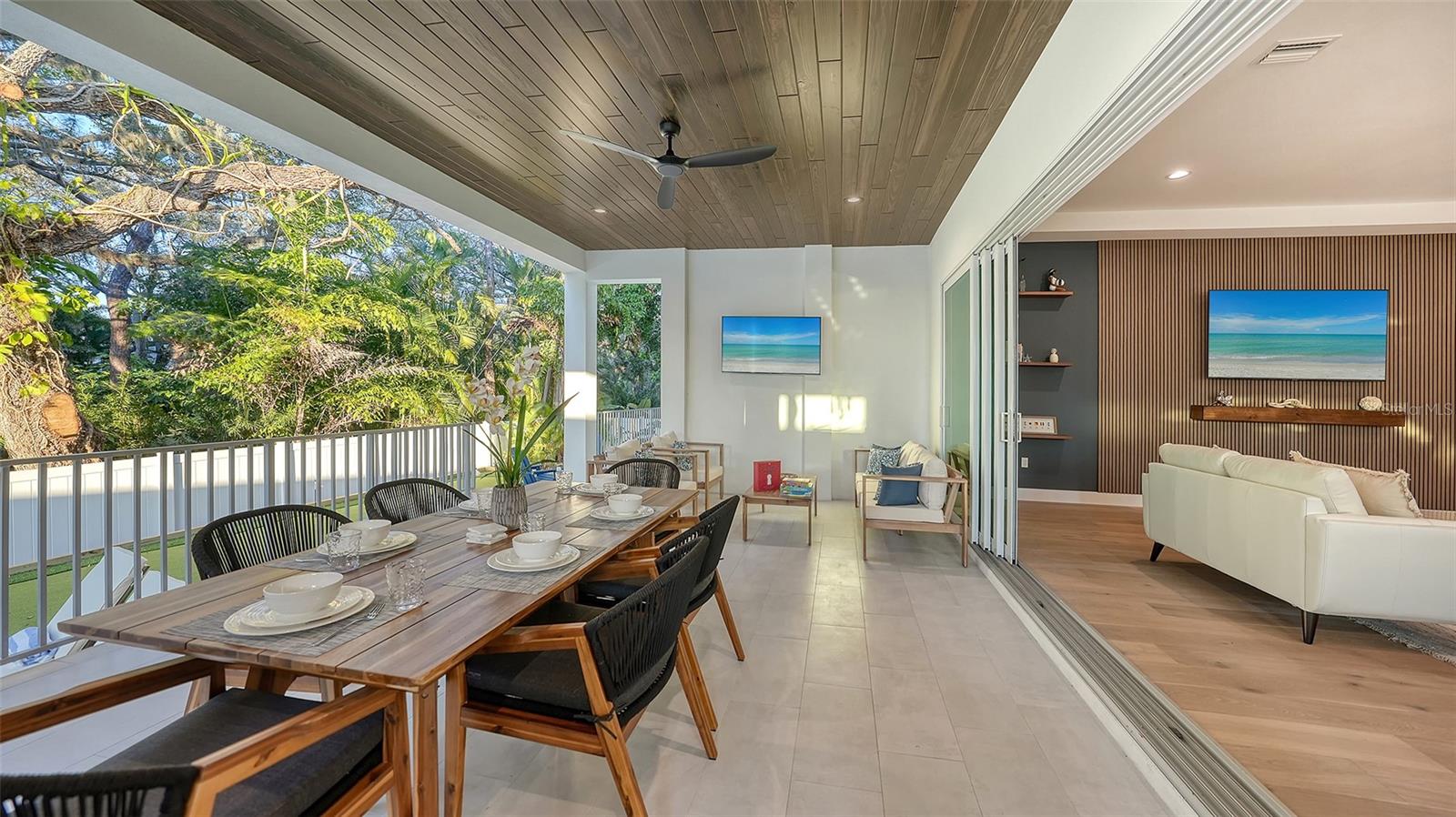 1537 SIESTA DR, SARASOTA, FL, 34239