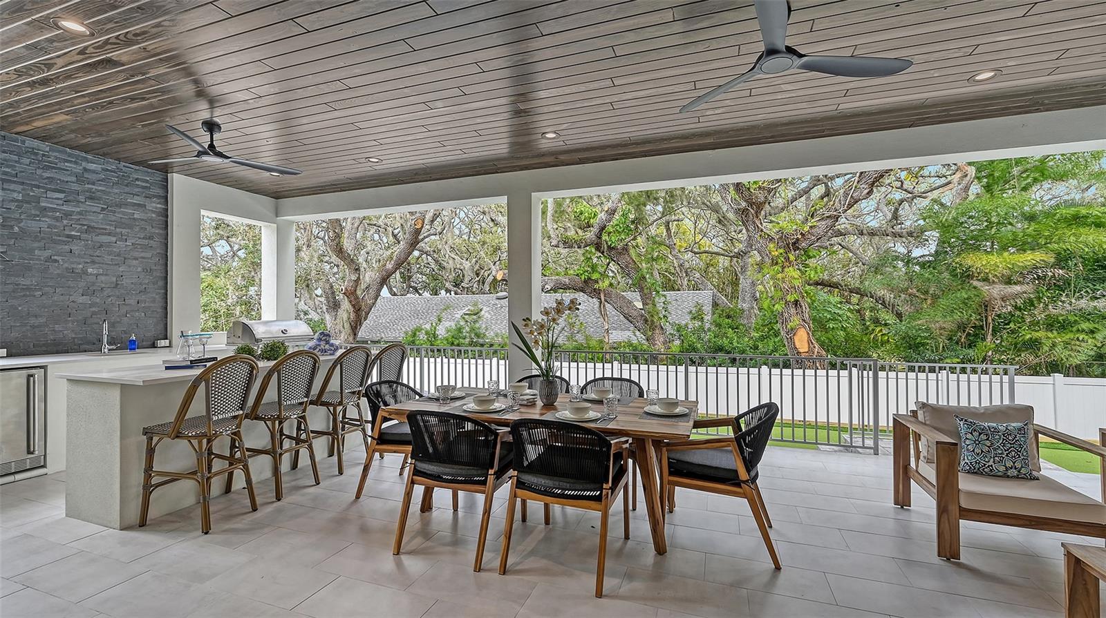 1537 SIESTA DR, SARASOTA, FL, 34239