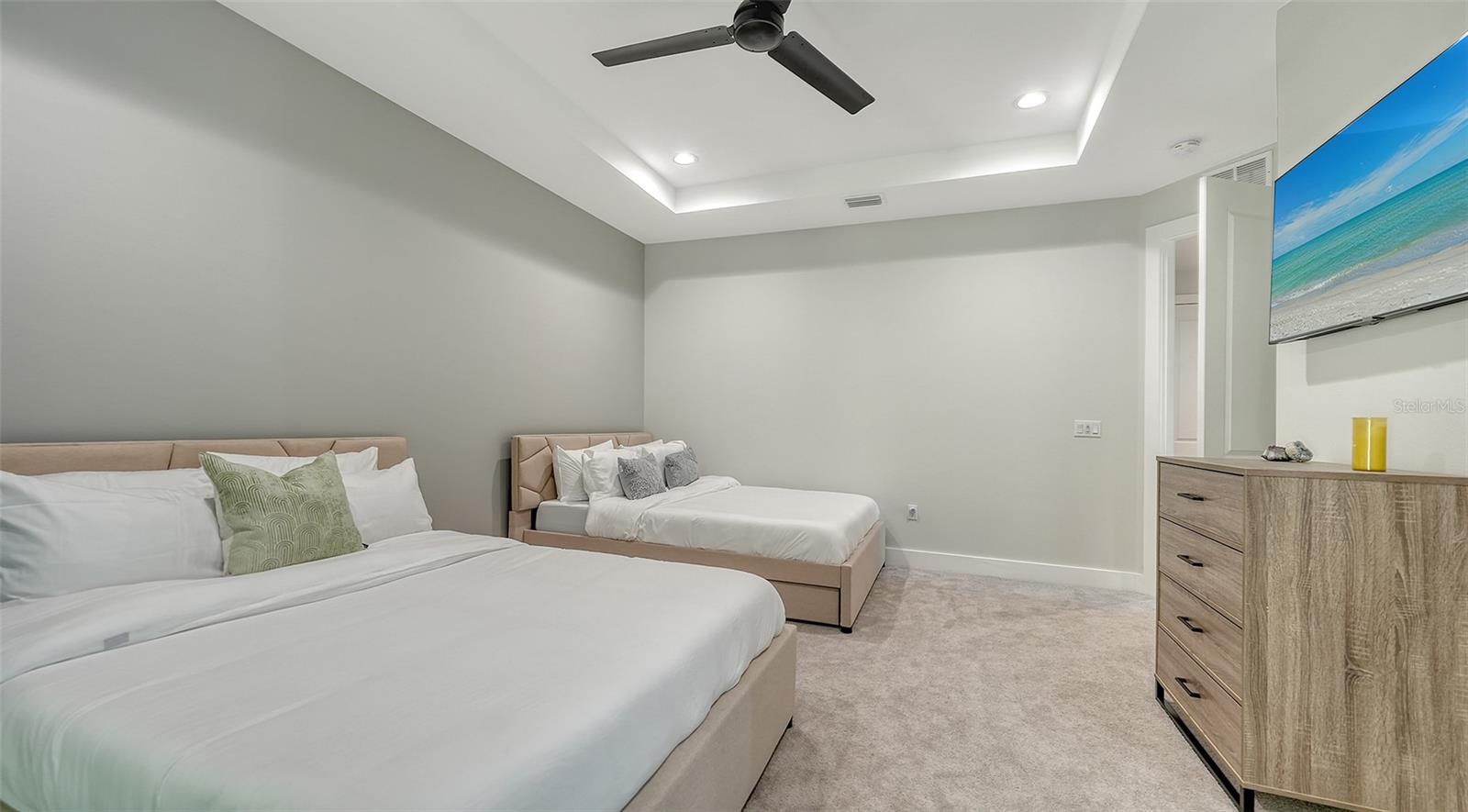 1537 SIESTA DR, SARASOTA, FL, 34239