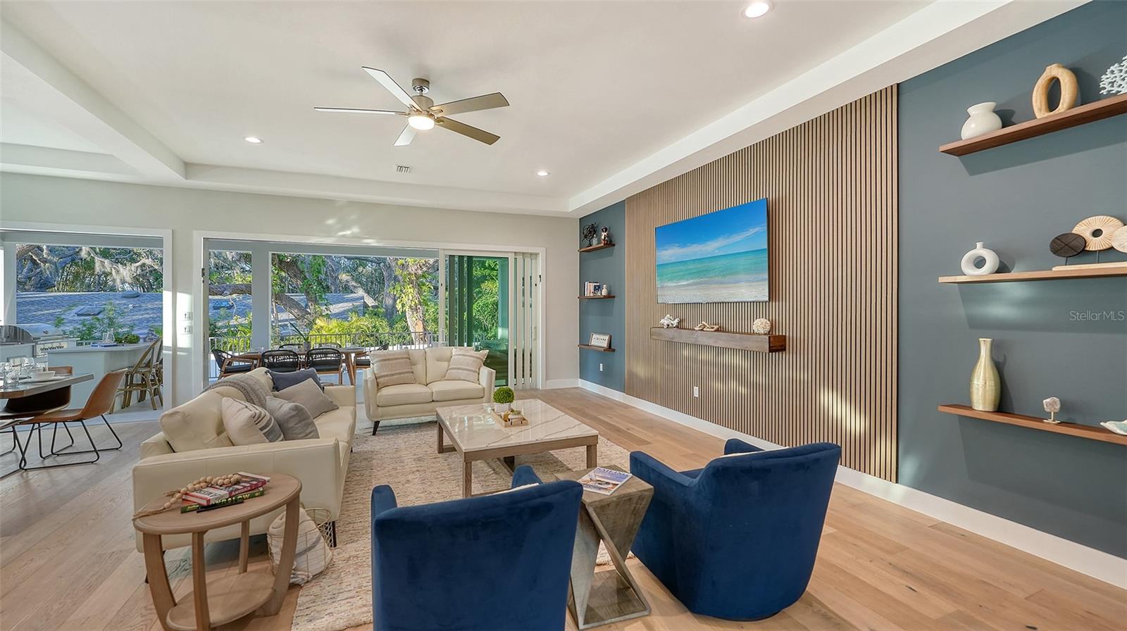1537 SIESTA DR, SARASOTA, FL, 34239
