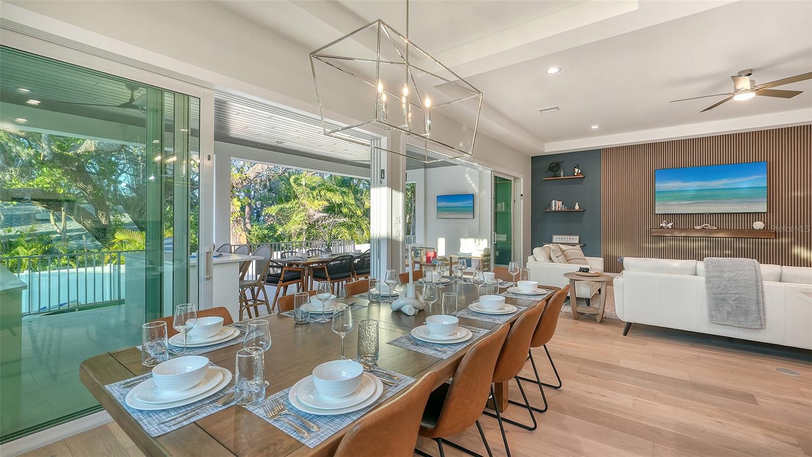 1537 SIESTA DR, SARASOTA, FL, 34239