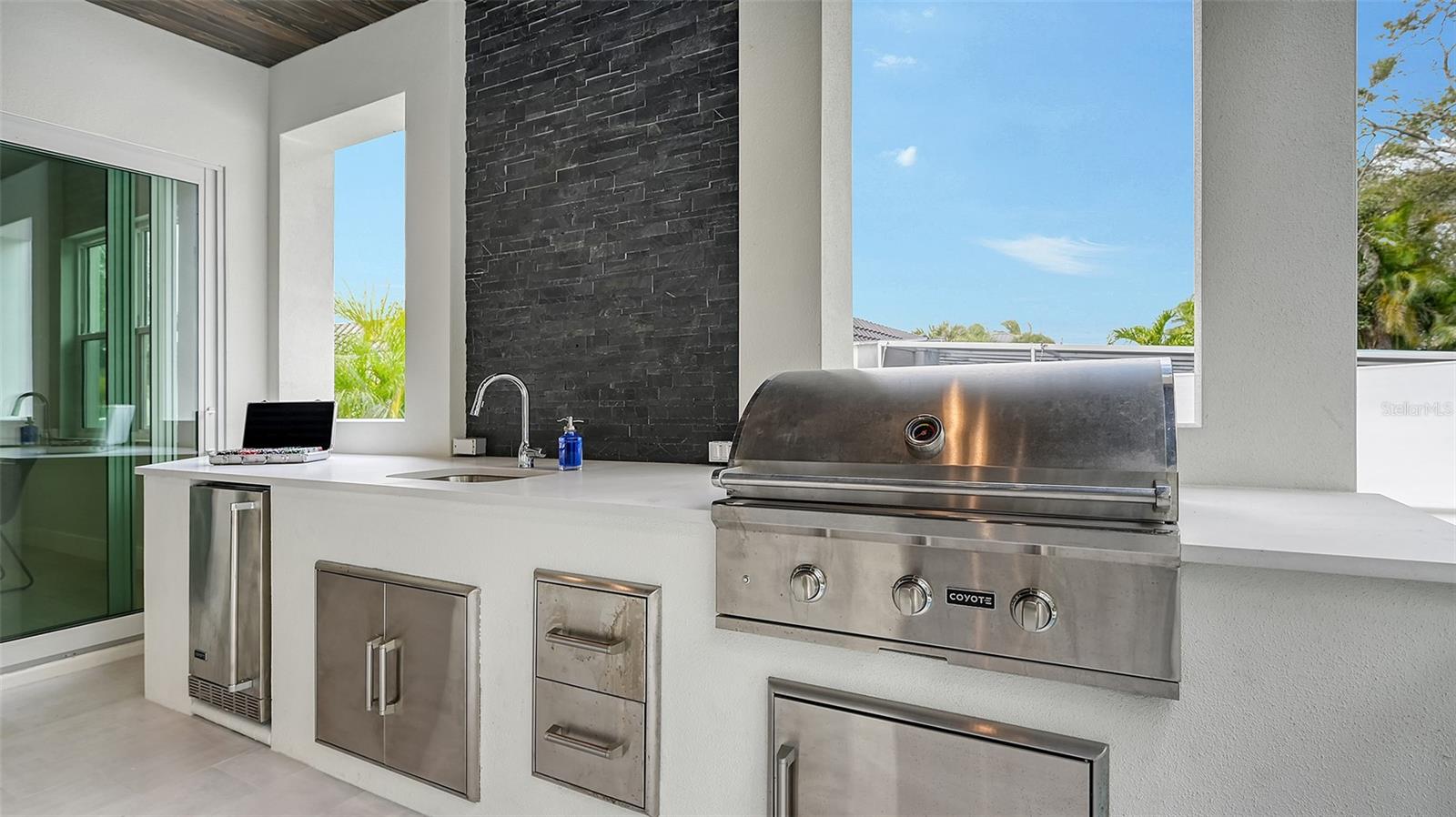 1537 SIESTA DR, SARASOTA, FL, 34239