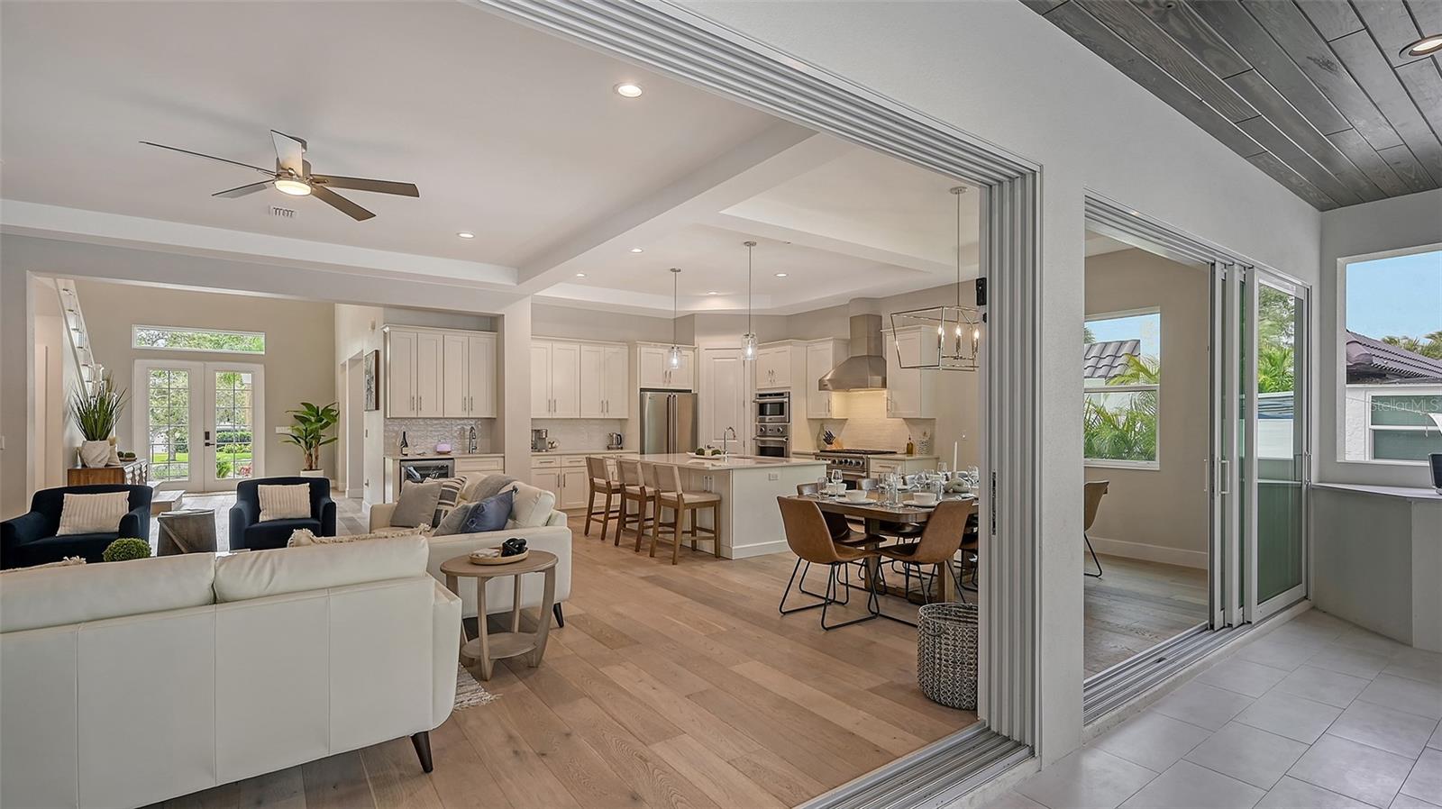 1537 SIESTA DR, SARASOTA, FL, 34239