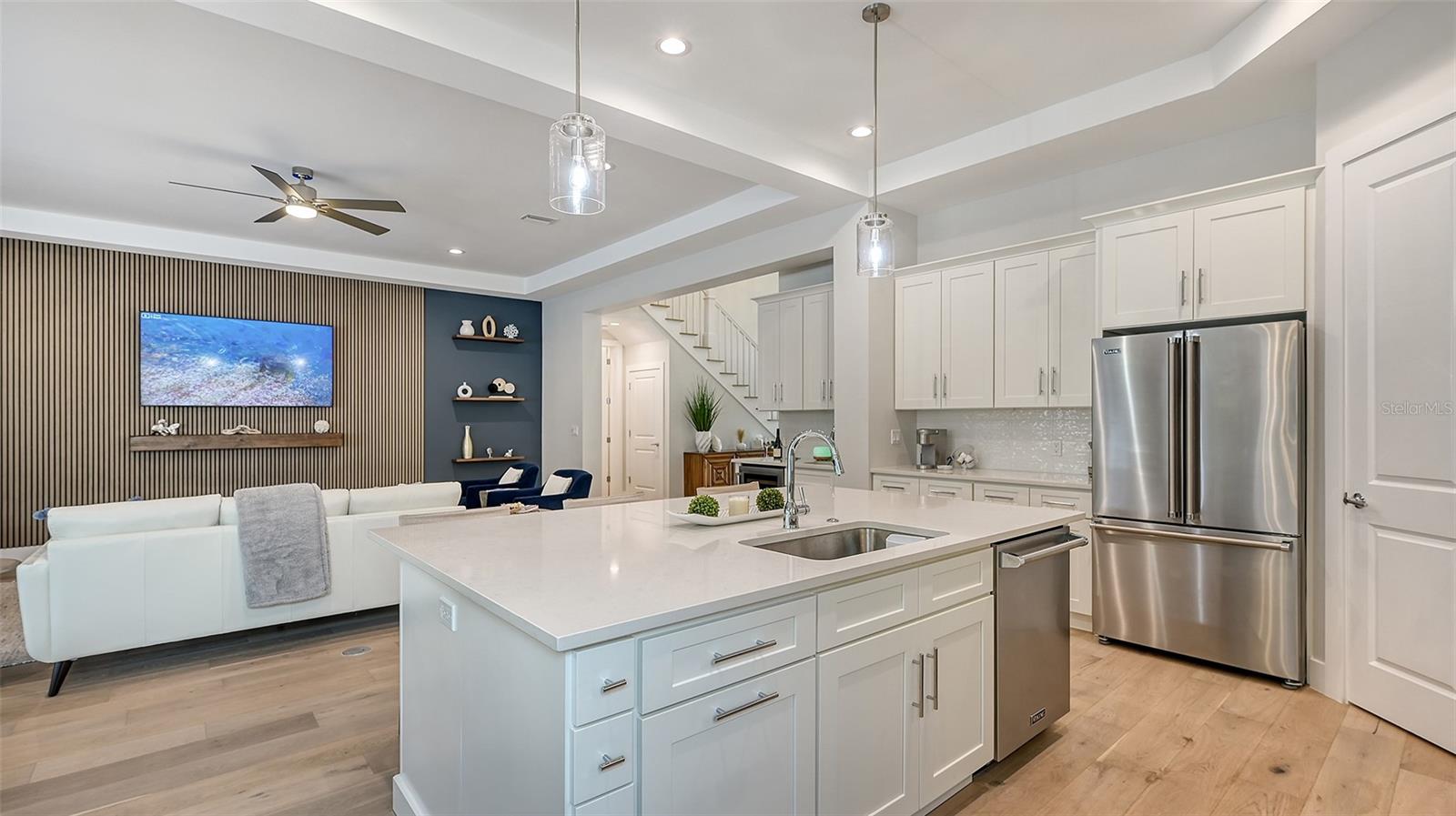 1537 SIESTA DR, SARASOTA, FL, 34239