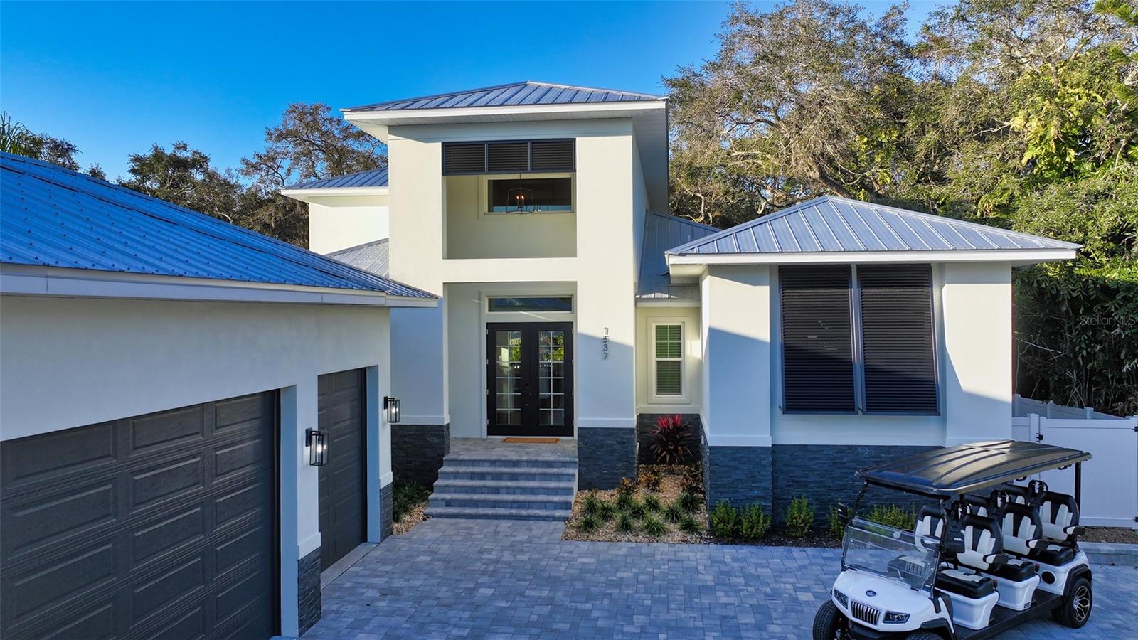 1537 SIESTA DR, SARASOTA, FL, 34239