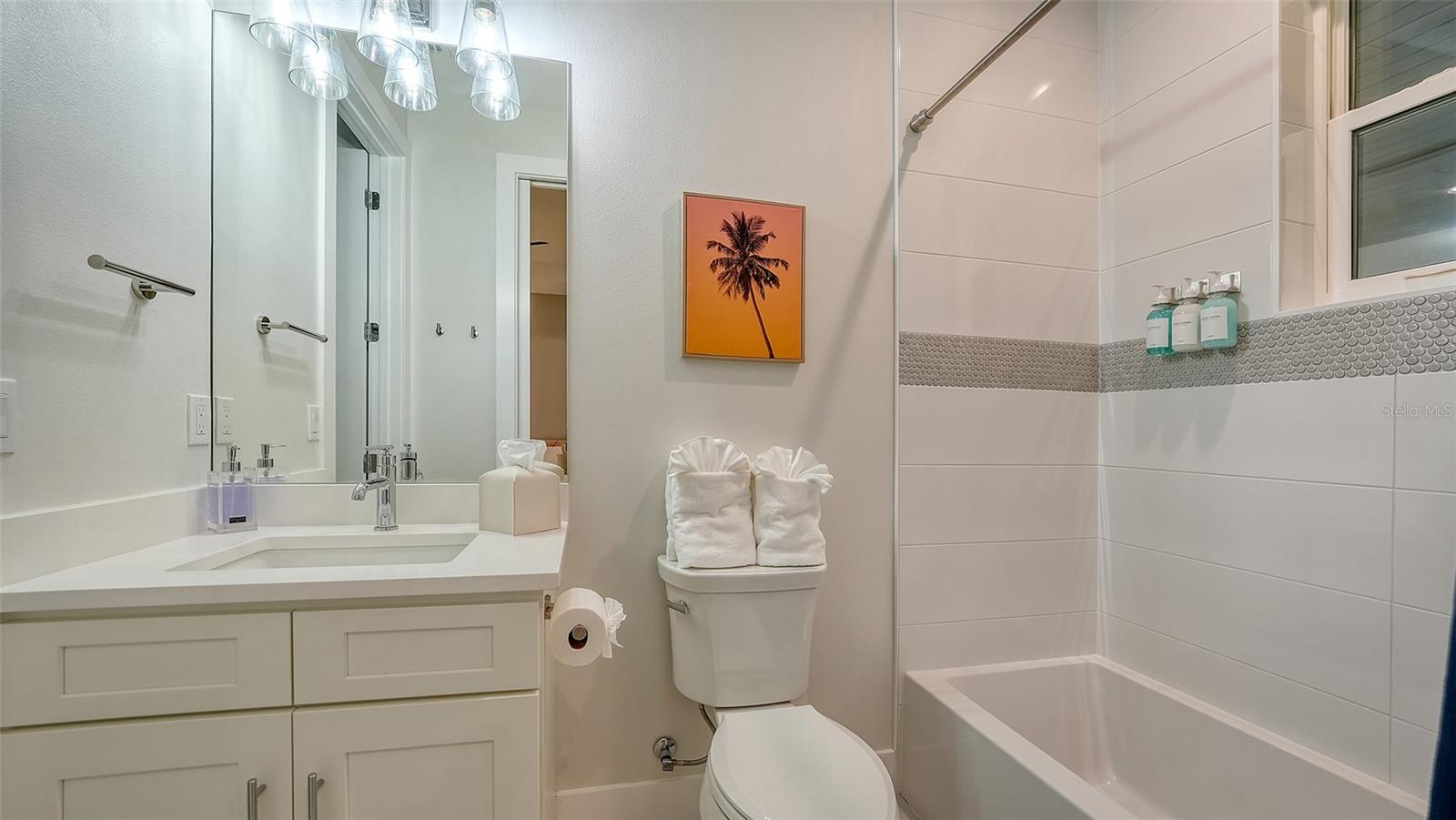 1537 SIESTA DR, SARASOTA, FL, 34239