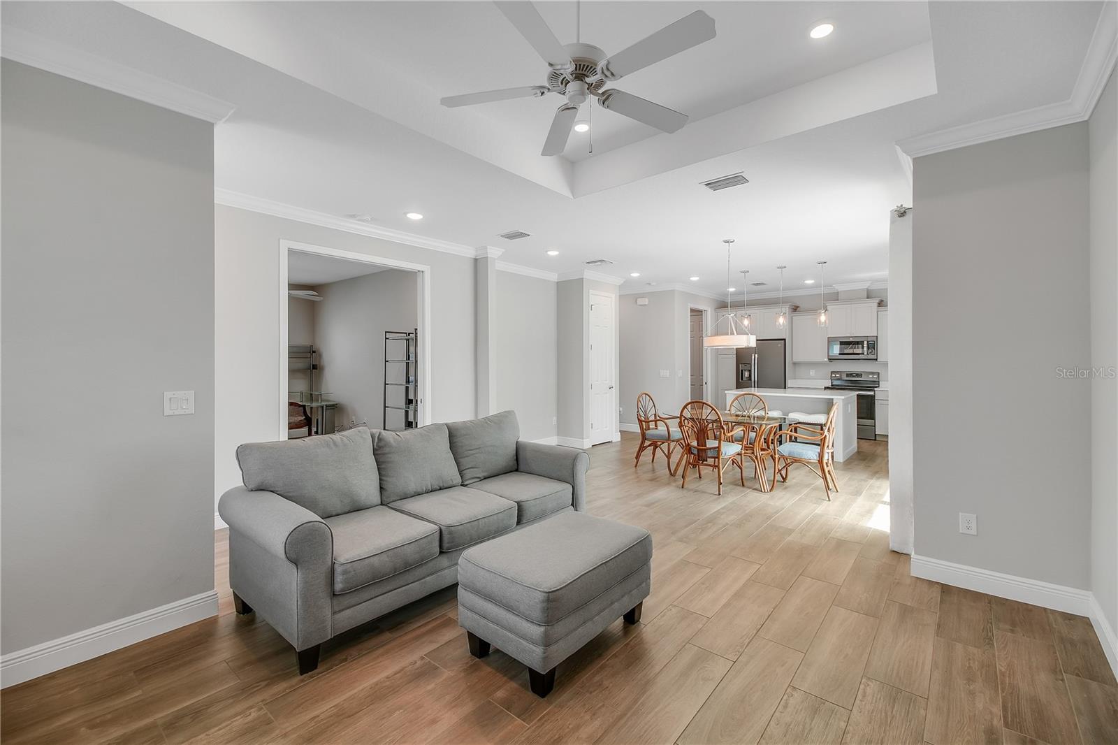 357 CONCH KEY LN, LADY LAKE, FL, 32159