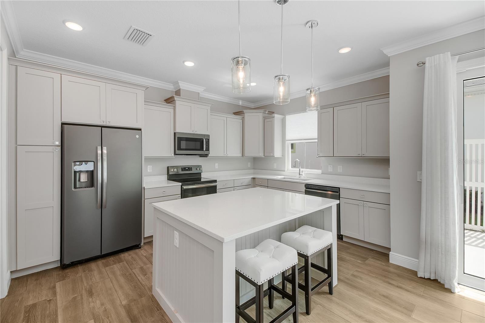 357 CONCH KEY LN, LADY LAKE, FL, 32159