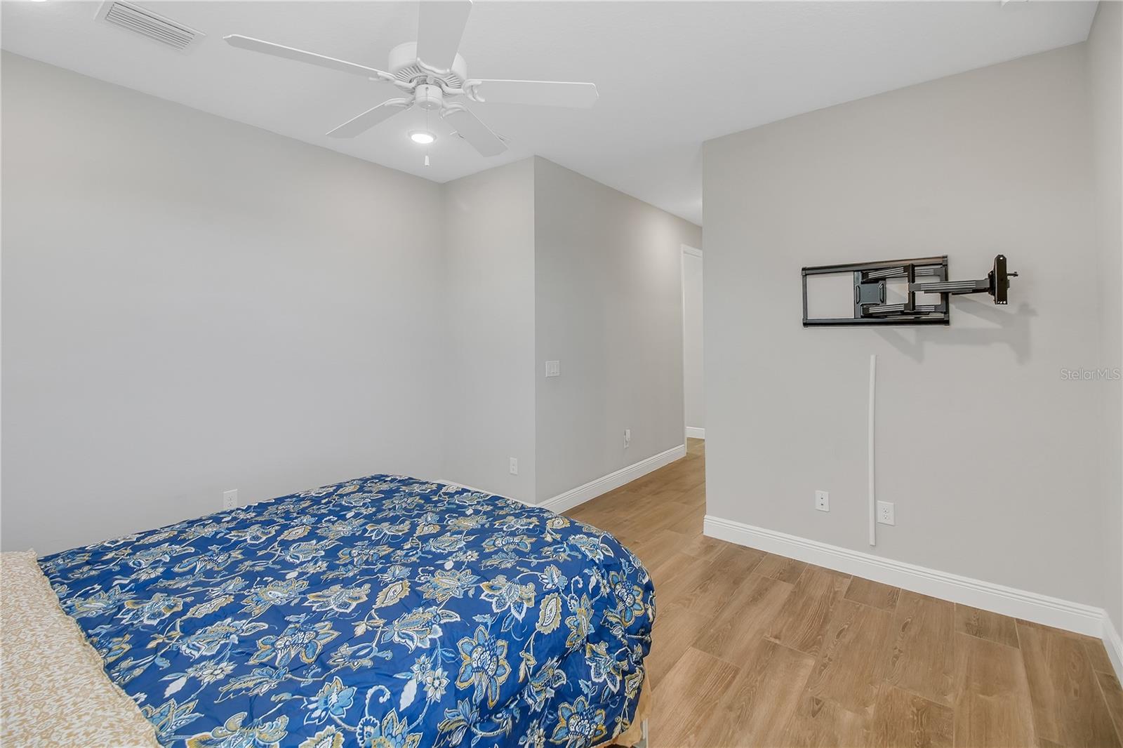 357 CONCH KEY LN, LADY LAKE, FL, 32159