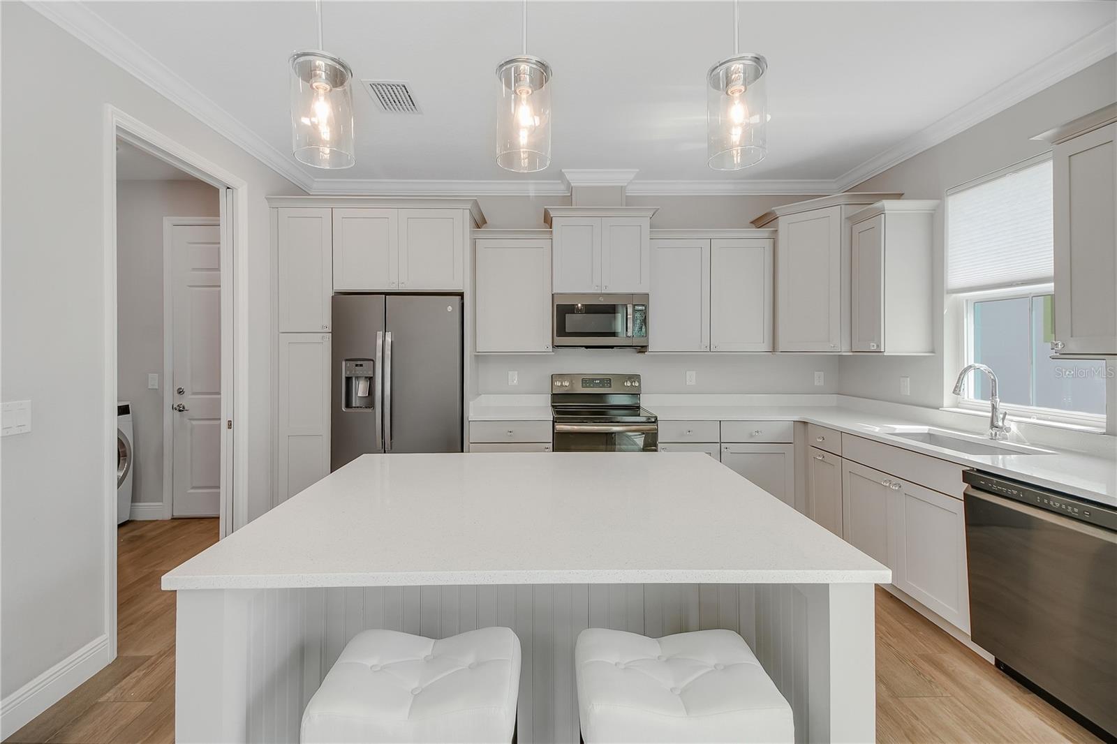 357 CONCH KEY LN, LADY LAKE, FL, 32159