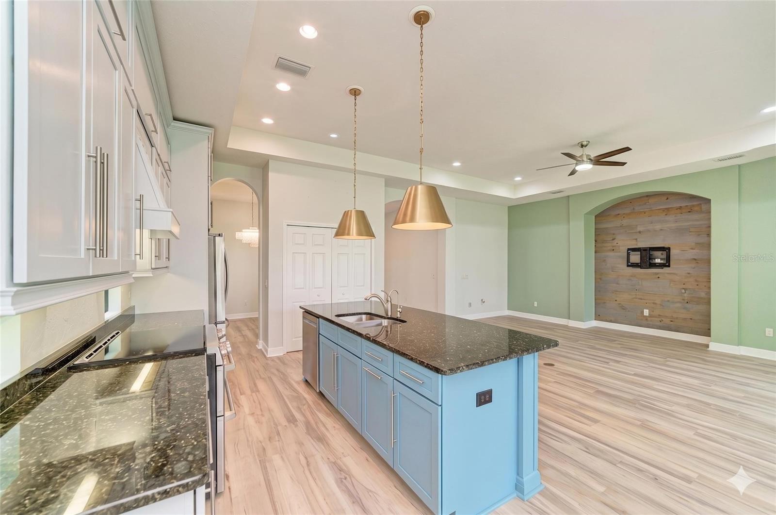 5819 TITLE ROW DR, BRADENTON, FL, 34210