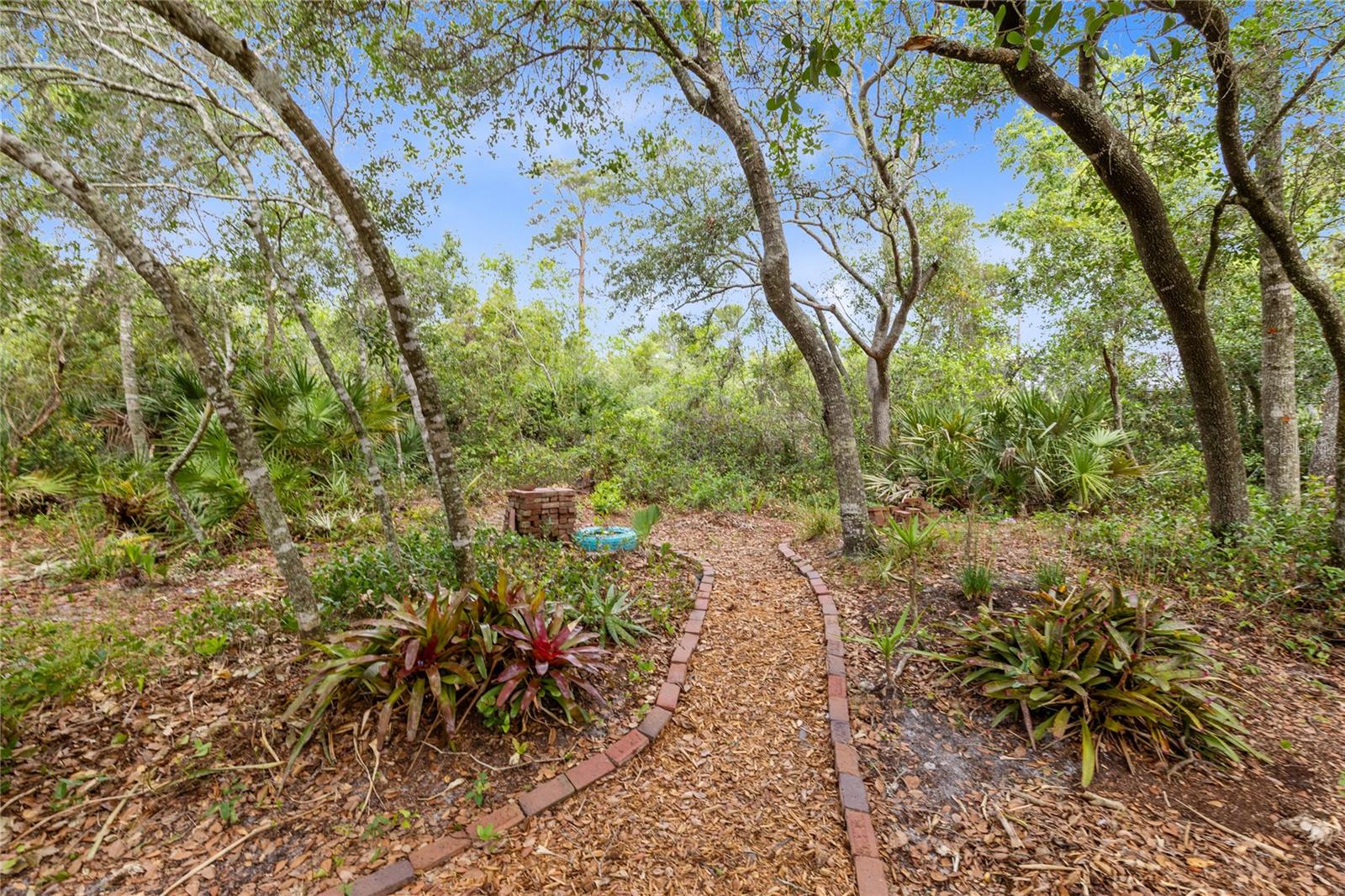 1098 LAMPLIGHTER AVE, DELTONA, FL, 32725