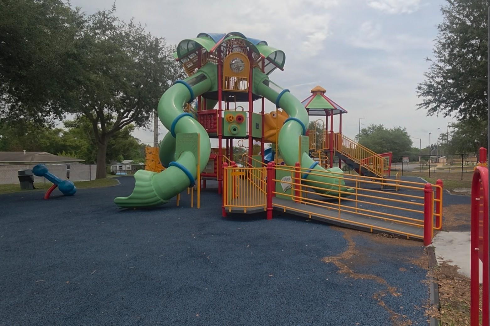 1098 LAMPLIGHTER AVE, DELTONA, FL, 32725