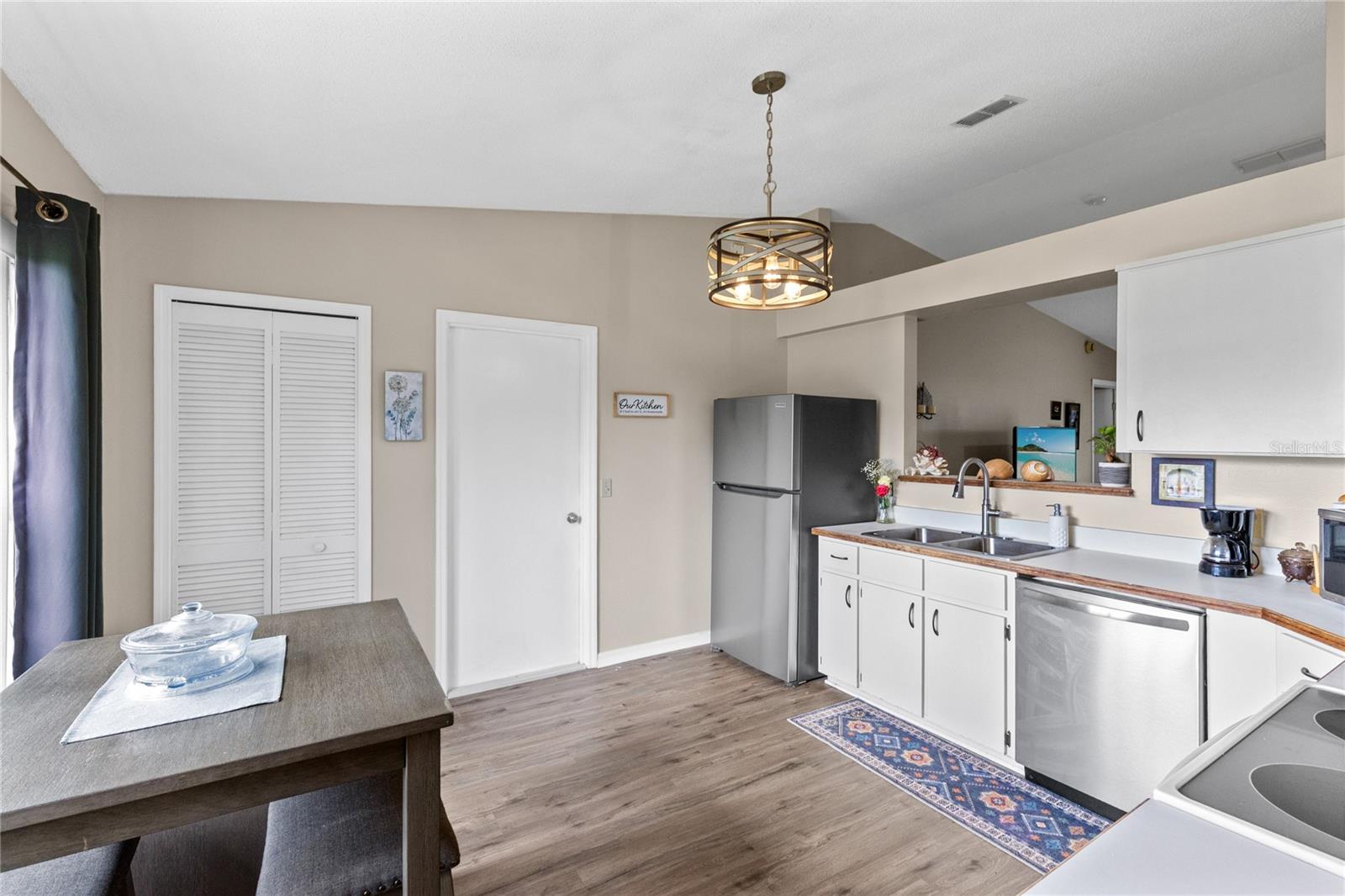 1098 LAMPLIGHTER AVE, DELTONA, FL, 32725