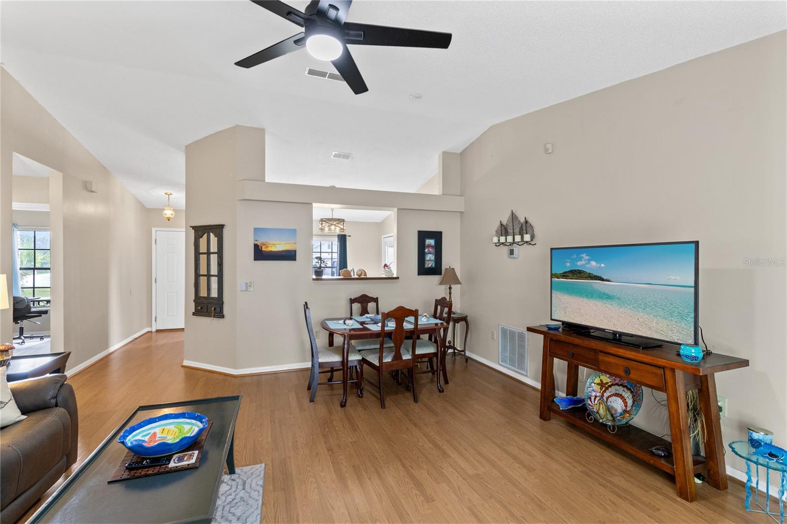 1098 LAMPLIGHTER AVE, DELTONA, FL, 32725