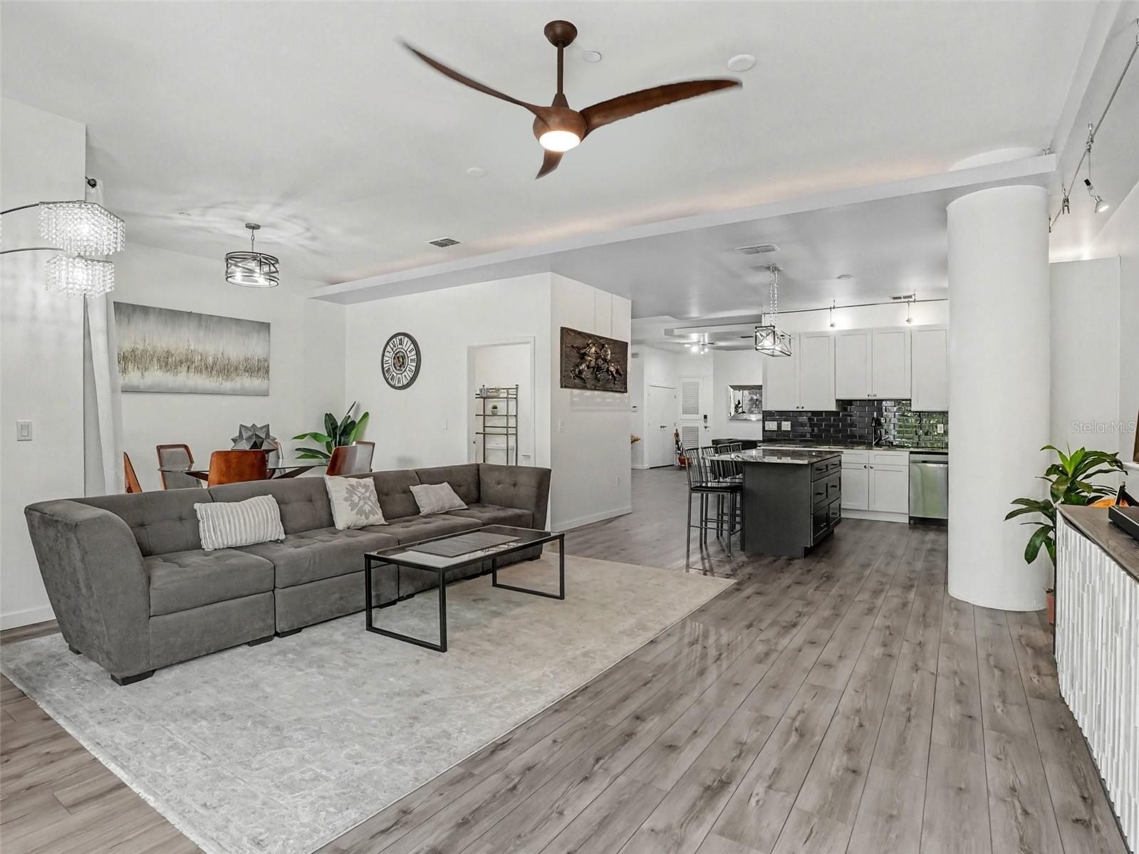1 S EOLA DR #1, ORLANDO, FL, 32801
