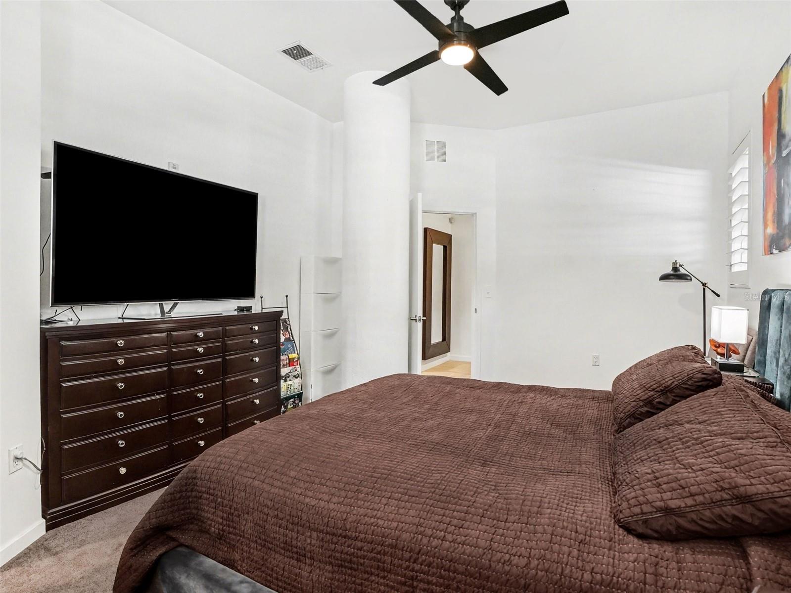 1 S EOLA DR #1, ORLANDO, FL, 32801