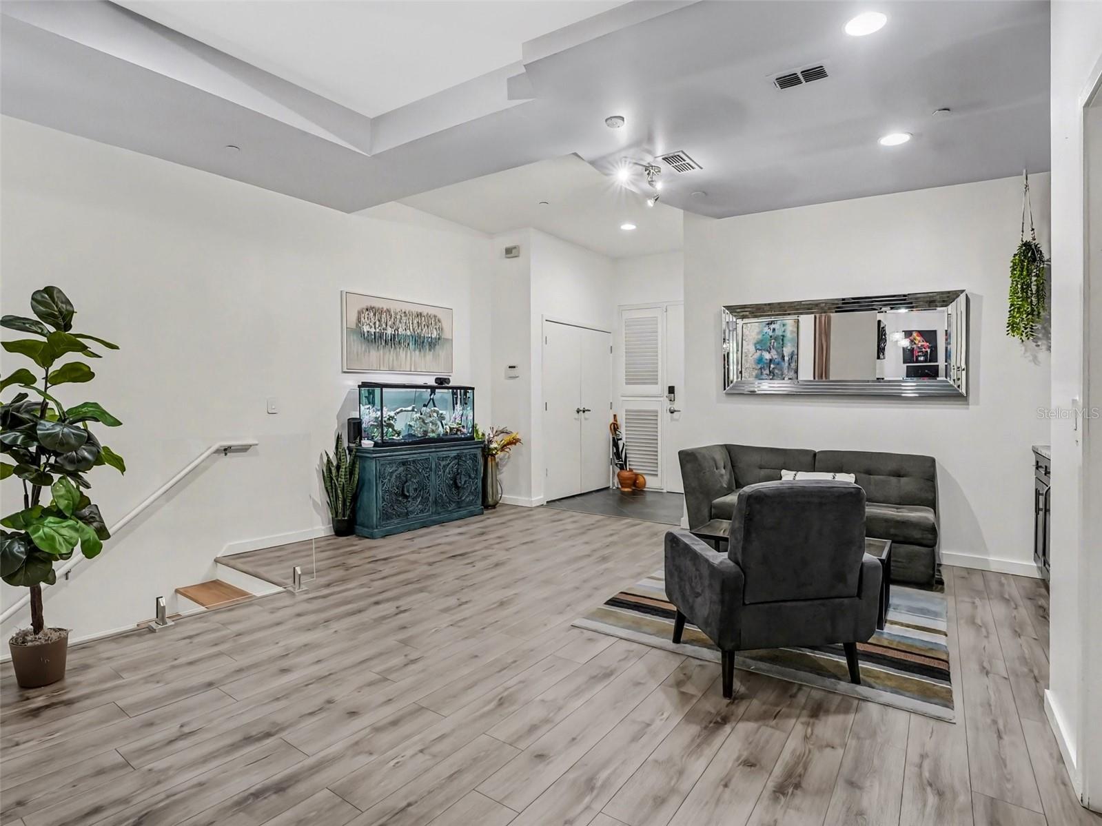 1 S EOLA DR #1, ORLANDO, FL, 32801