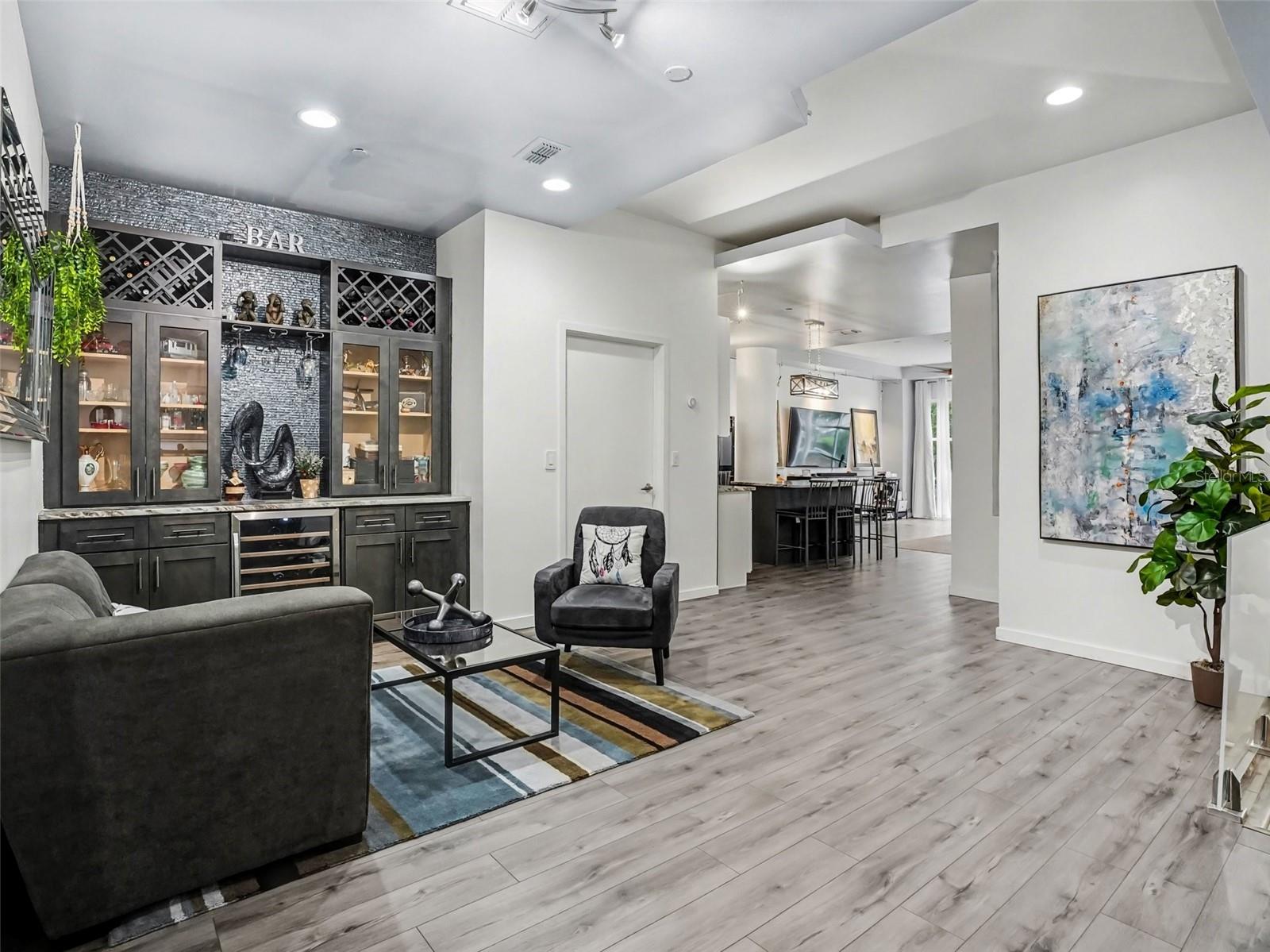 1 S EOLA DR #1, ORLANDO, FL, 32801