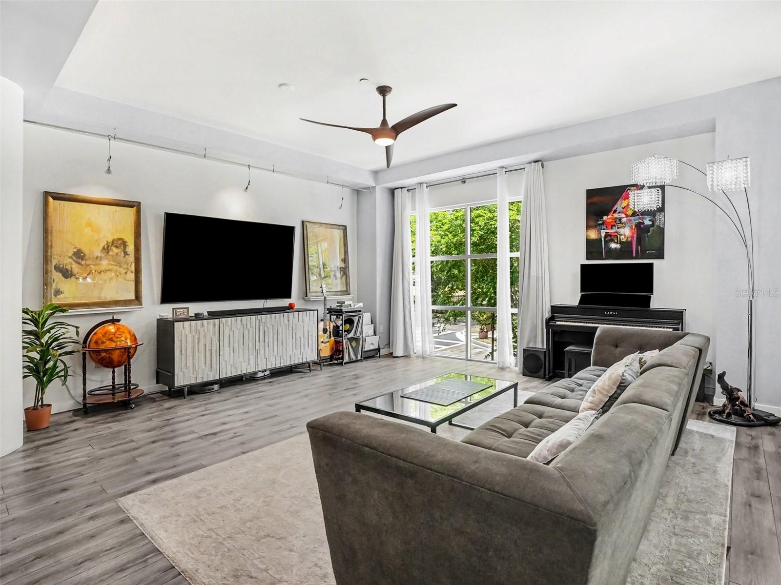 1 S EOLA DR #1, ORLANDO, FL, 32801