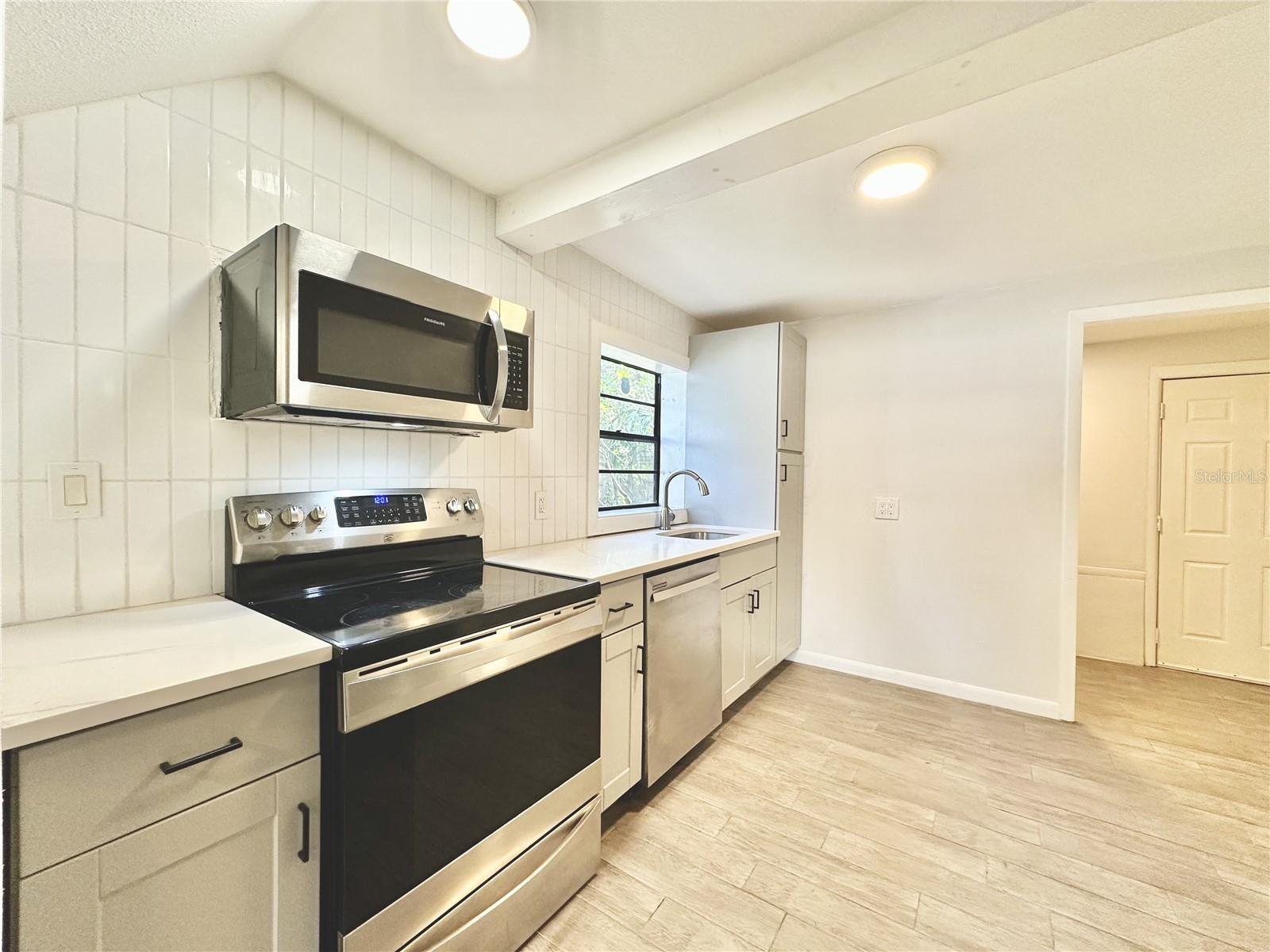 2928 W ELROD AVE, TAMPA, FL, 33611