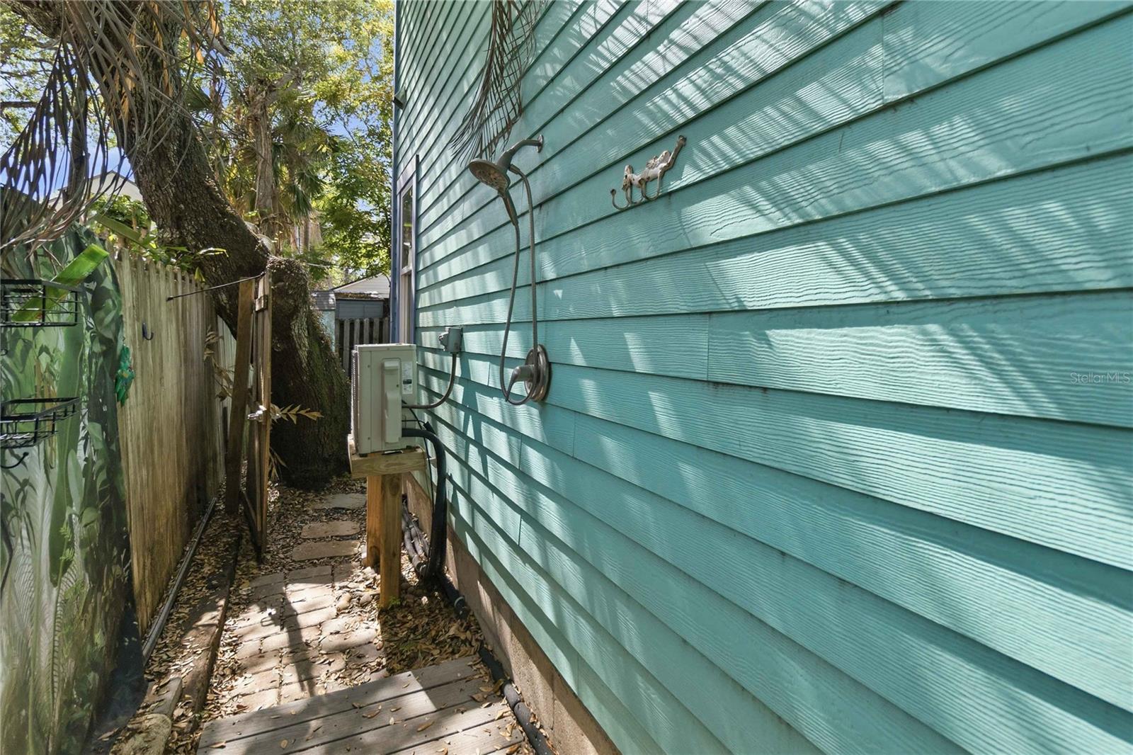 207 ESTHER ST, NEW SMYRNA BEACH, FL, 32169