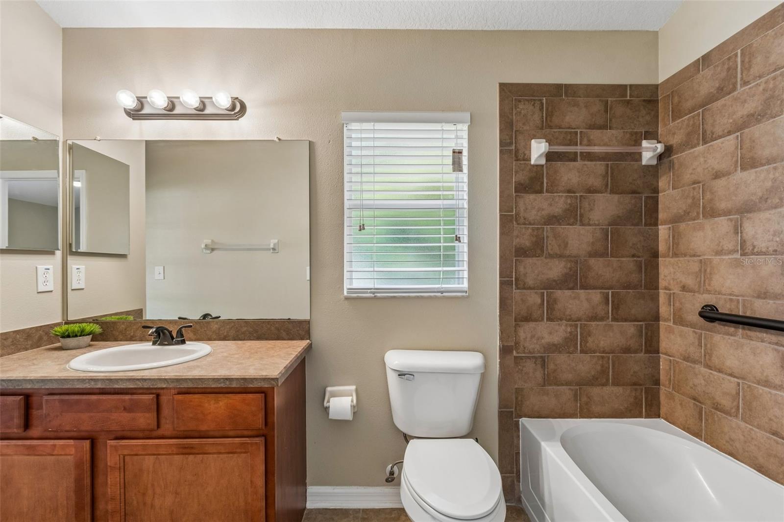 6736 PINE SPRINGS DR, WESLEY CHAPEL, FL, 33545