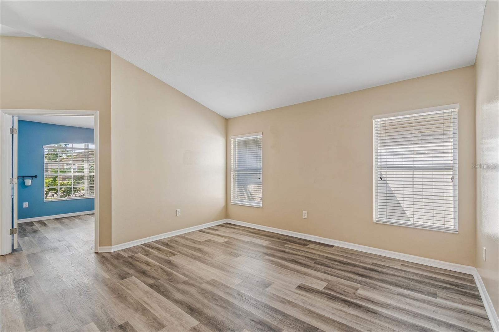 6736 PINE SPRINGS DR, WESLEY CHAPEL, FL, 33545