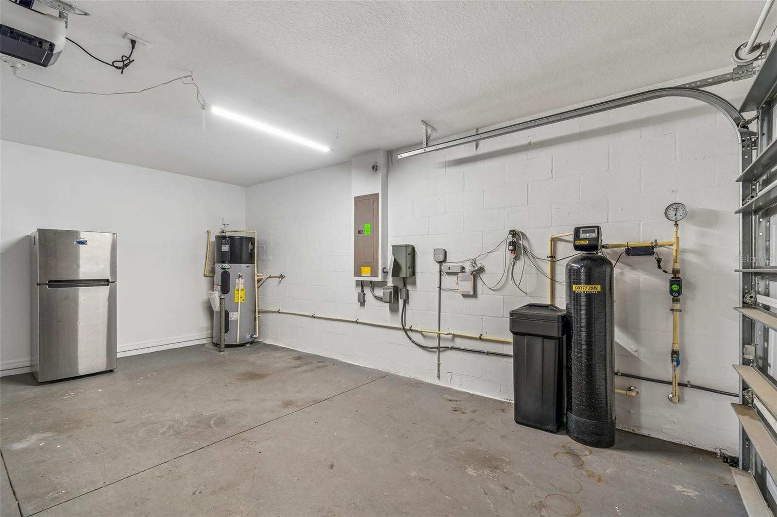 6736 PINE SPRINGS DR, WESLEY CHAPEL, FL, 33545