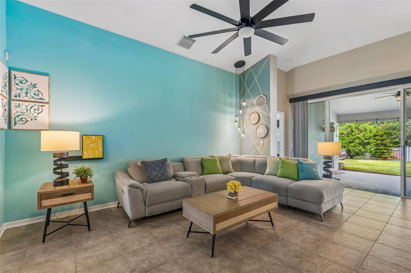 6736 PINE SPRINGS DR, WESLEY CHAPEL, FL, 33545