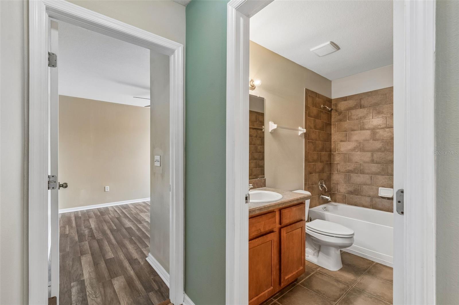 6736 PINE SPRINGS DR, WESLEY CHAPEL, FL, 33545