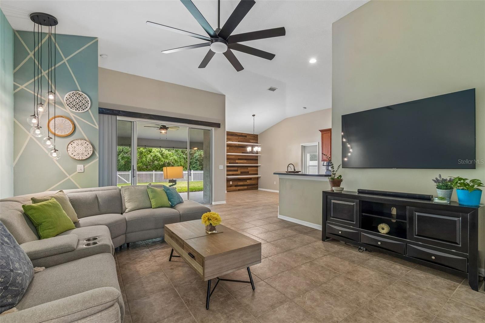 6736 PINE SPRINGS DR, WESLEY CHAPEL, FL, 33545