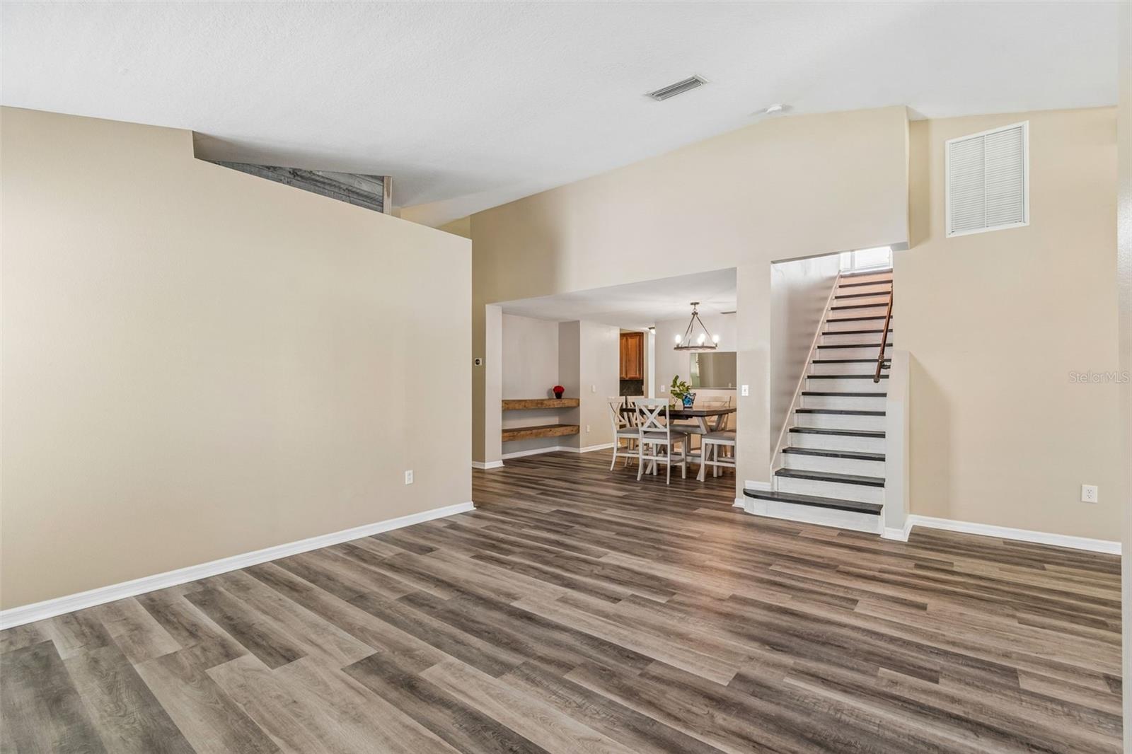 6736 PINE SPRINGS DR, WESLEY CHAPEL, FL, 33545
