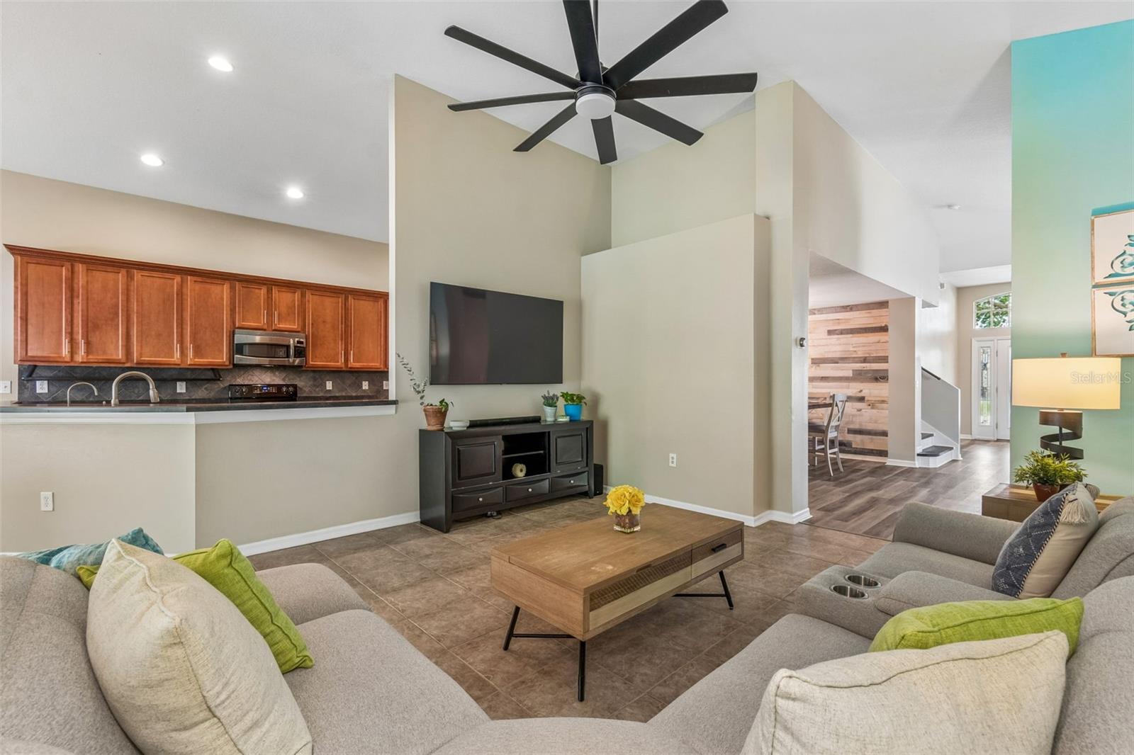 6736 PINE SPRINGS DR, WESLEY CHAPEL, FL, 33545