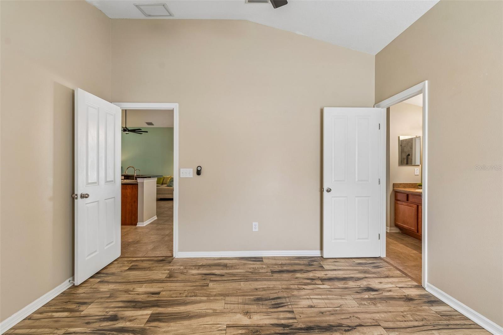 6736 PINE SPRINGS DR, WESLEY CHAPEL, FL, 33545