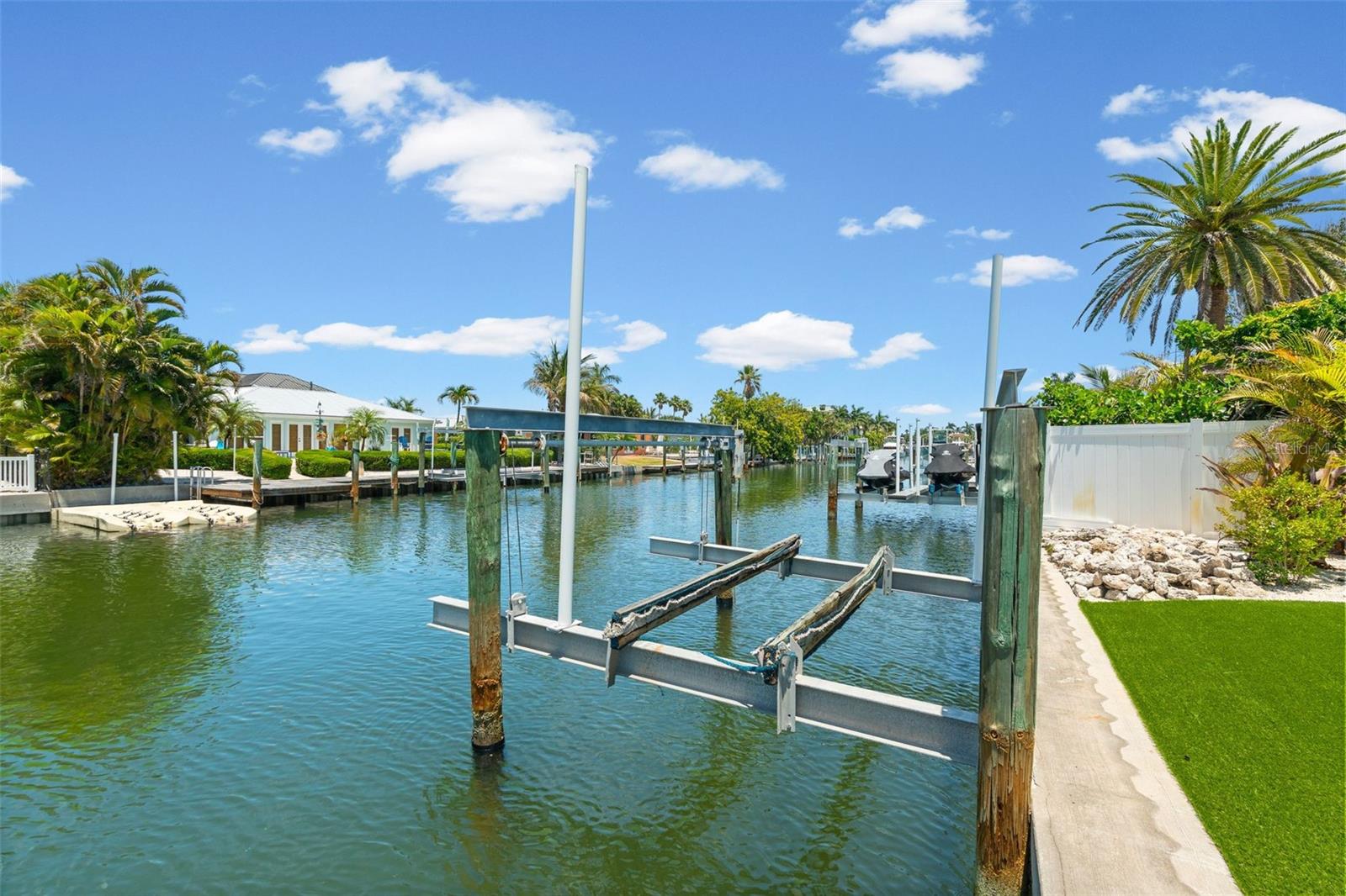 528 KEY ROYALE DR, HOLMES BEACH, FL, 34217