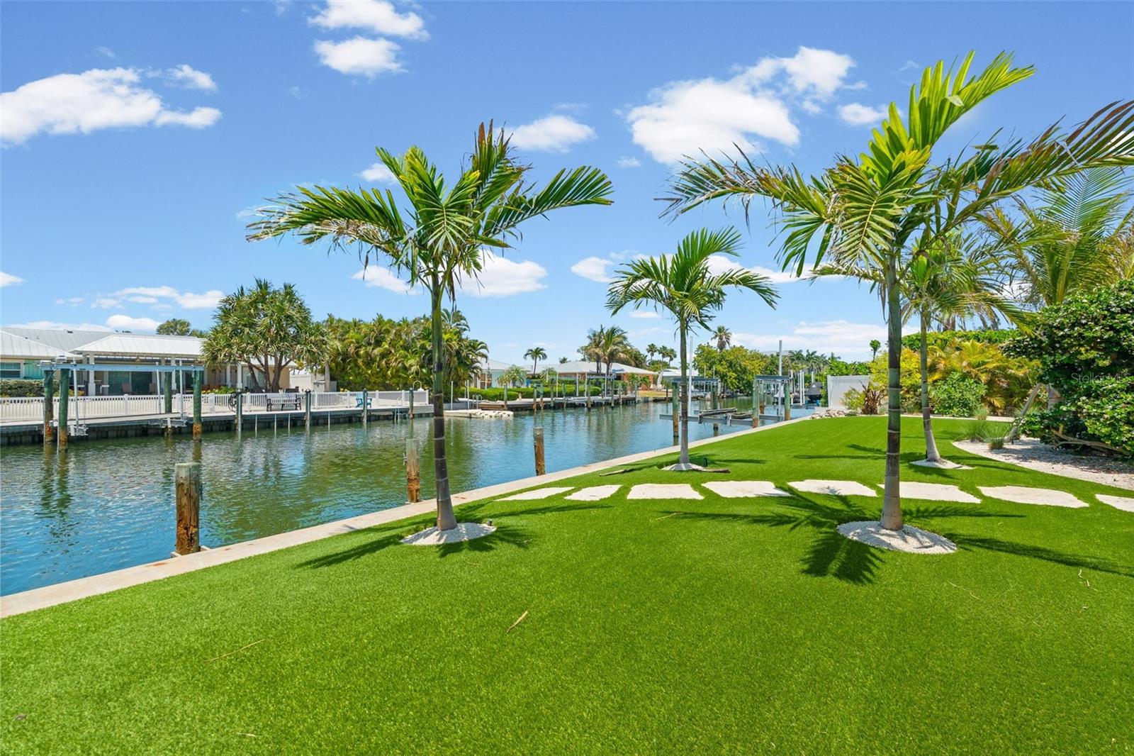 528 KEY ROYALE DR, HOLMES BEACH, FL, 34217