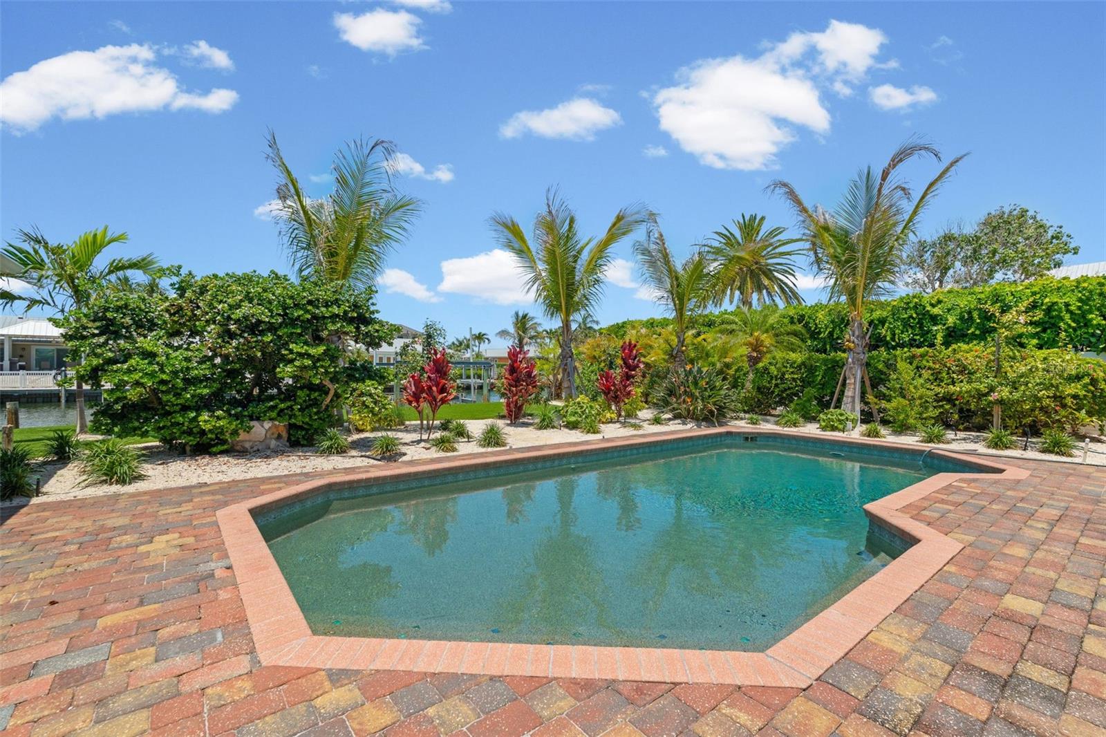 528 KEY ROYALE DR, HOLMES BEACH, FL, 34217