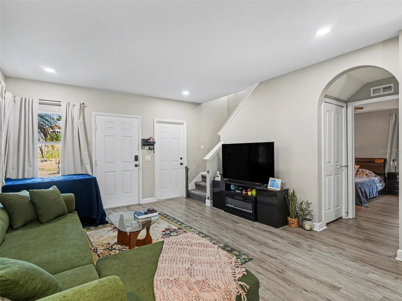 8430 QUARTER HORSE DR, RIVERVIEW, FL, 33578