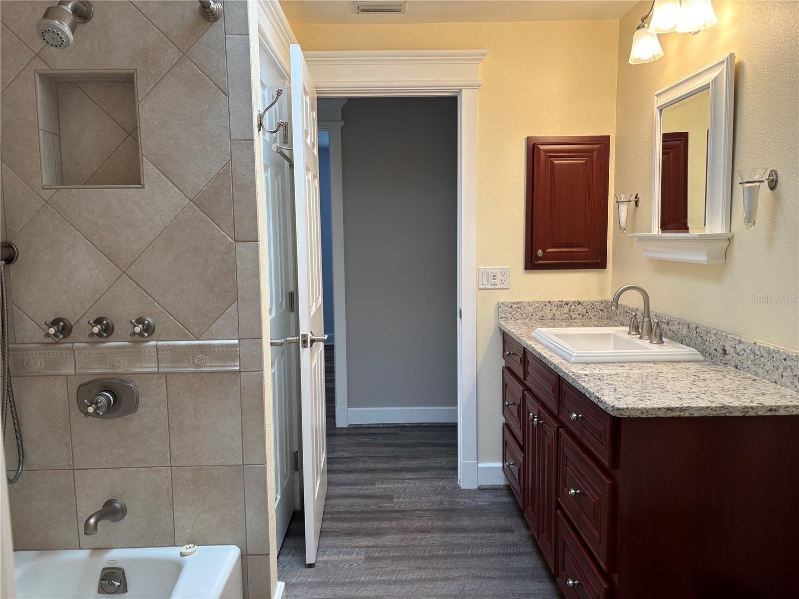 10123 BAY AVE, ENGLEWOOD, FL, 34224