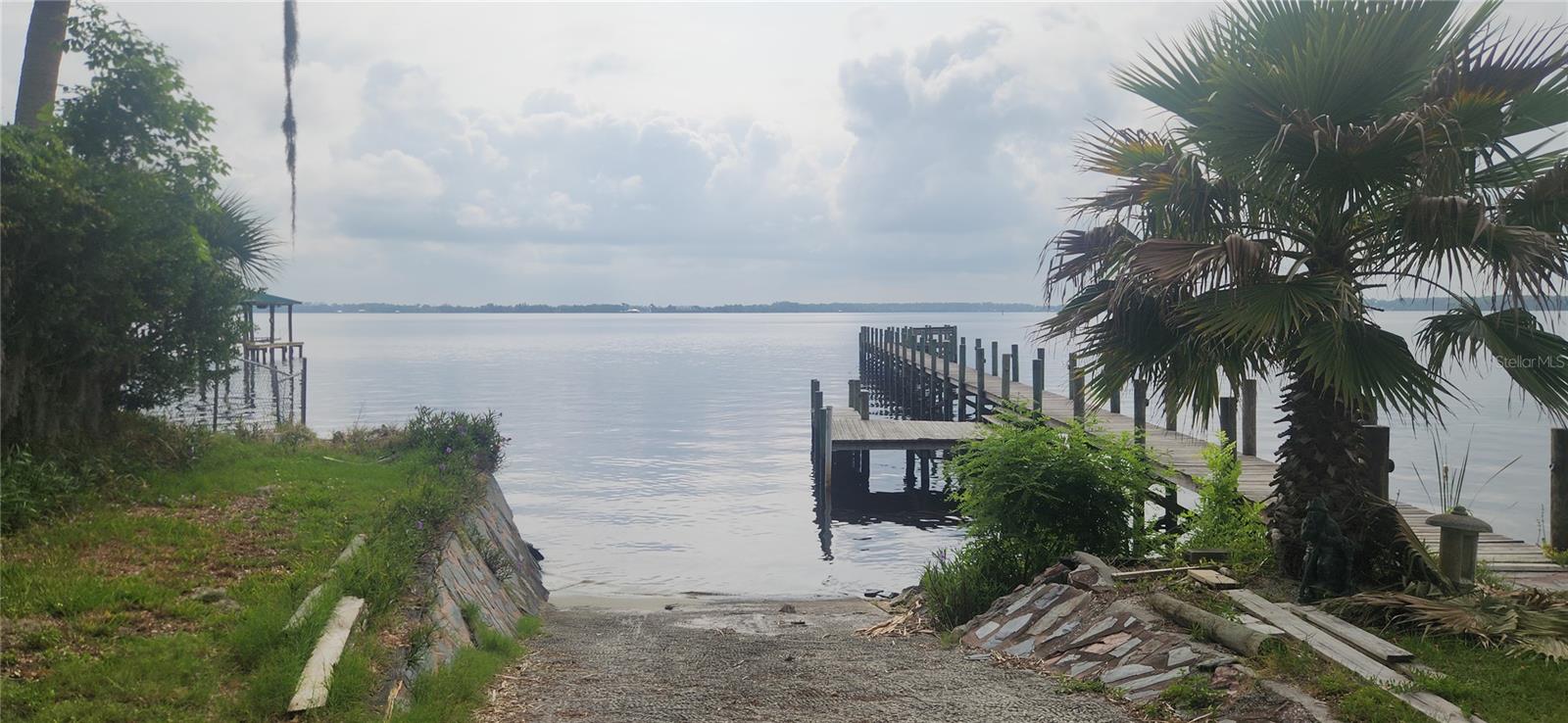 102 EBERHARD AVE, PALATKA, FL, 32177