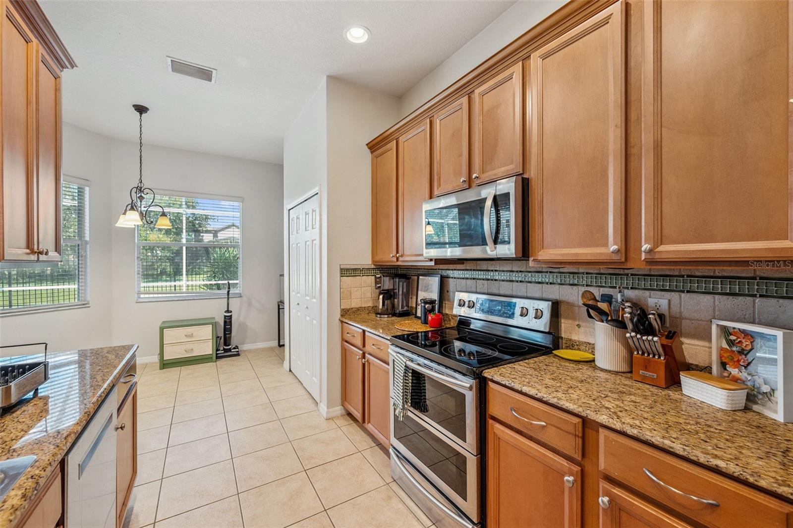 4641 ROLLING GREEN DR, WESLEY CHAPEL, FL, 33543