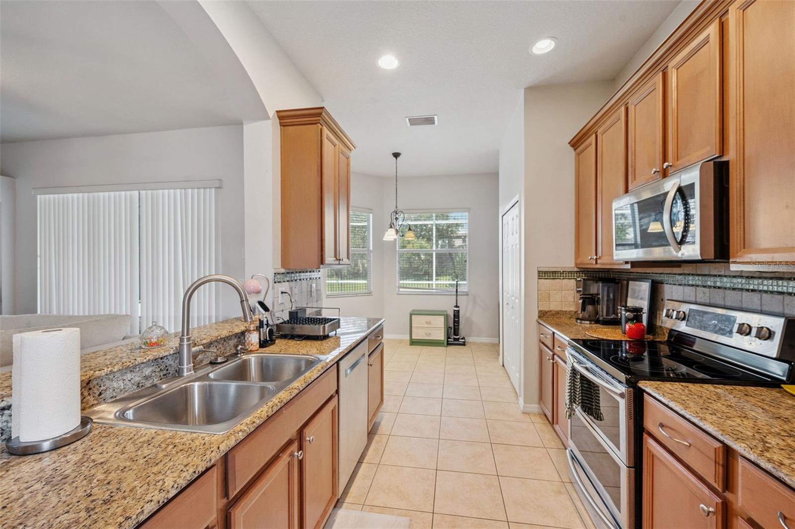 4641 ROLLING GREEN DR, WESLEY CHAPEL, FL, 33543